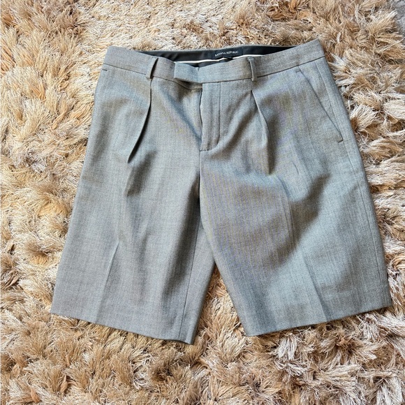 Banana Republic Pants - Banana Republic Charcoal Short